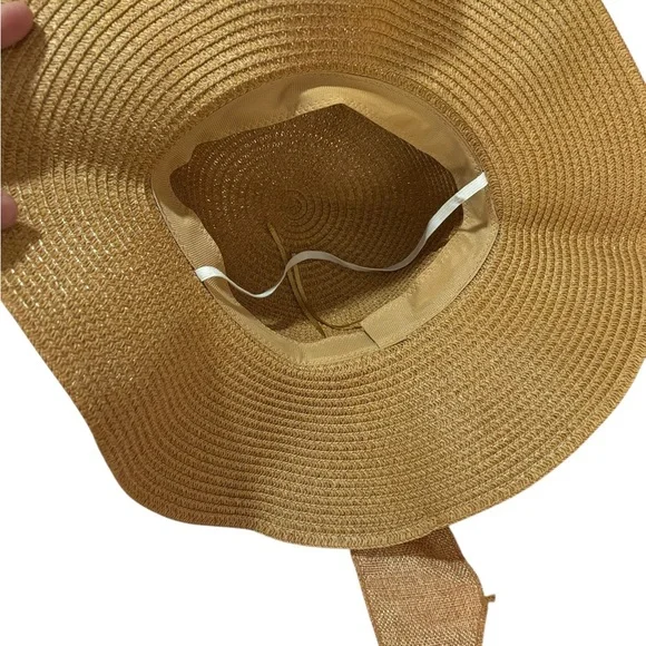 Elegant Tan Sun Hat with Bow Detail and Matching Bag - Picture 6 of 6